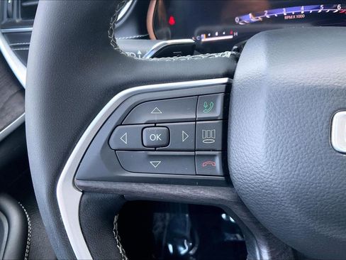 Certified 2023 Jeep Grand Cherokee L Limited AWD/4WD image 20