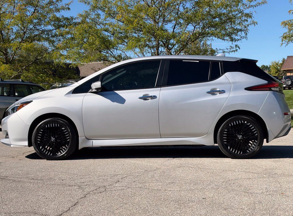 Used 2024 Nissan Leaf SV Plus FWD image 2