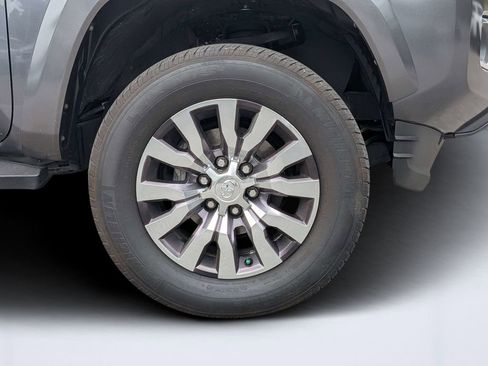 Used 2022 Toyota Tacoma Limited AWD/4WD image 10