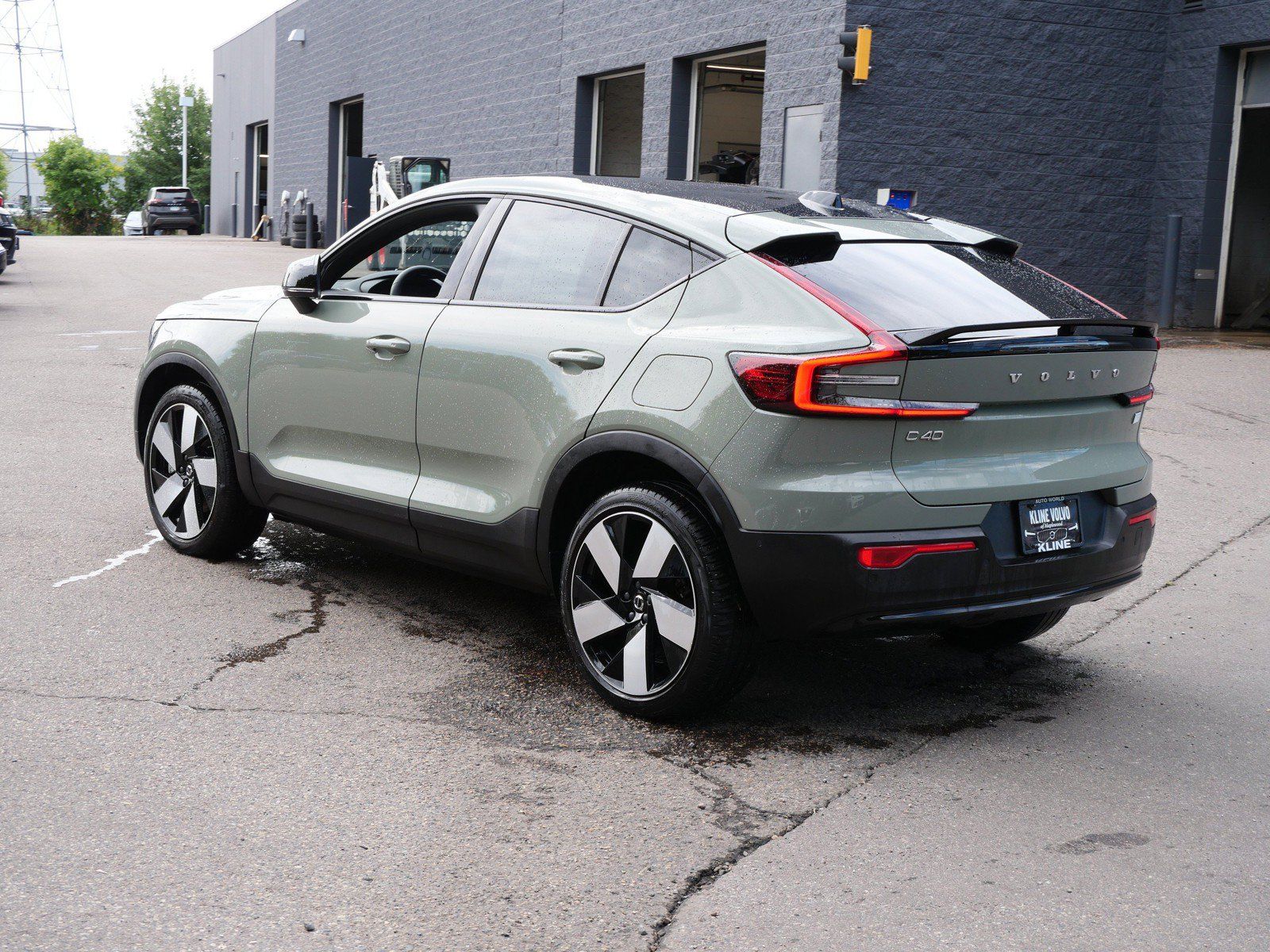 Used 2023 Volvo C40 P8 Recharge Ultimate w/ Protection Package Premier AWD/4WD image 5