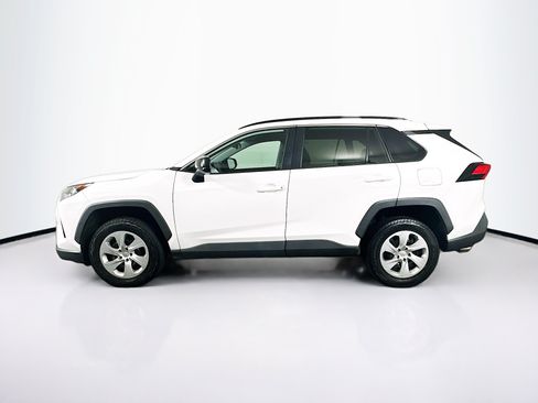 Used 2020 Toyota RAV4 LE AWD/4WD image 4
