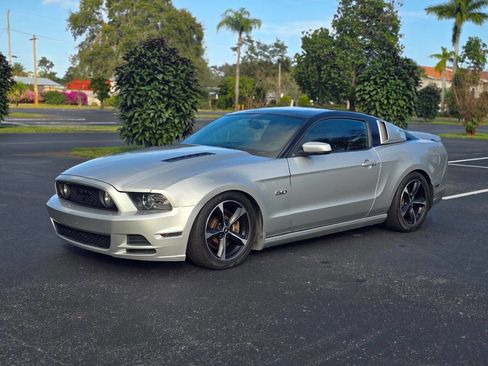 Used 2013 Ford Mustang GT Premium w/ Security Pkg image 4
