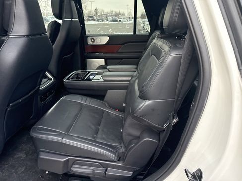 Used 2023 Lincoln Navigator Reserve image 8