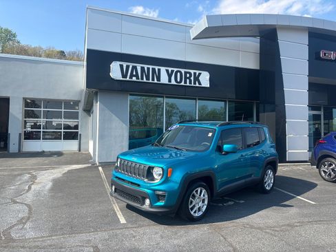 Used 2019 Jeep Renegade Latitude image 1