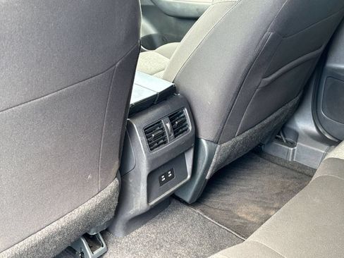 Used 2025 Nissan Rogue SV AWD/4WD image 17