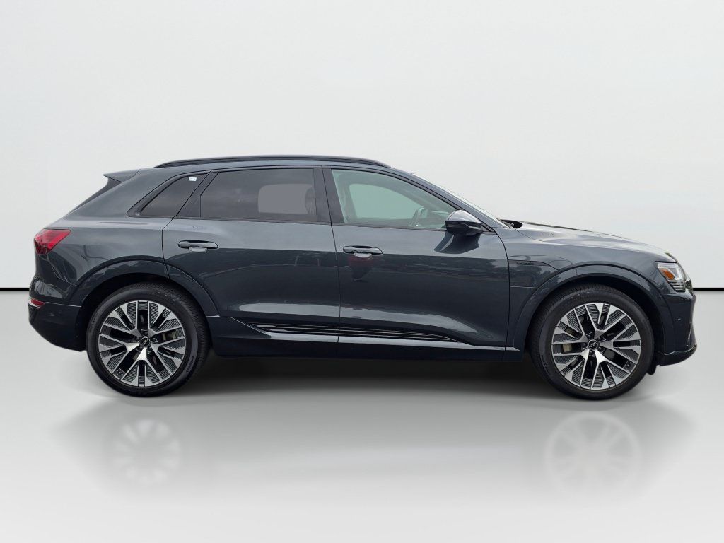 Used 2024 Audi Q8 e-tron Prestige w/ Prestige Package AWD/4WD image 6