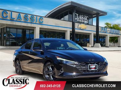 Used 2023 Hyundai Elantra SEL w/ Preferred Accessory Package