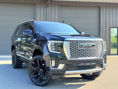 Used 2021 GMC Yukon Denali w/ Denali Premium Package AWD/4WD image 1