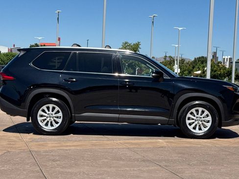 Certified 2024 Toyota Grand Highlander AWD image 3