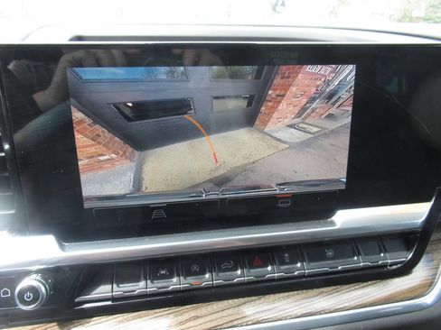 Used 2024 GMC Sierra 1500 Elevation image 29