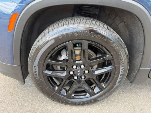 Used 2023 Chevrolet Traverse LT AWD/4WD image 35
