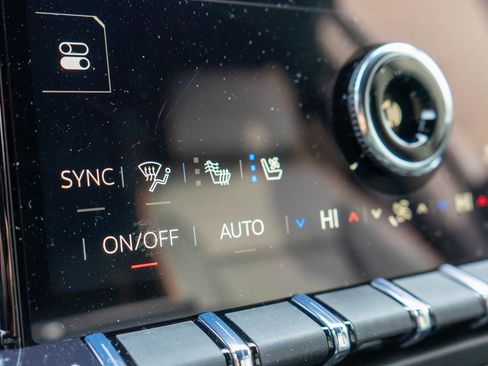 New 2026 GMC Yukon XL AT4 image 30