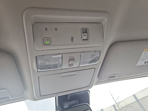 Used 2021 Nissan Titan SV w/ SV Convenience Package image 21