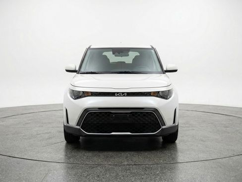 Used 2025 Kia Soul LX w/ LX Technology Package FWD image 1