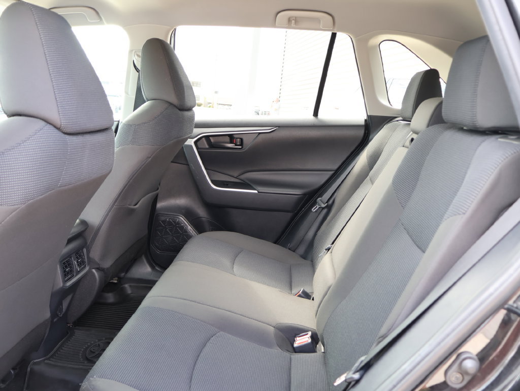 Used 2025 Toyota RAV4 LE AWD/4WD image 16