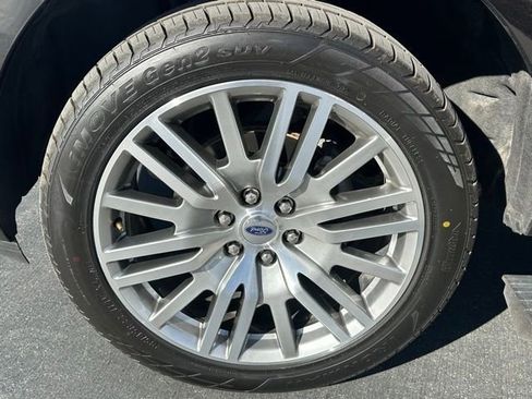 Used 2023 Ford Expedition Max Limited AWD/4WD image 32