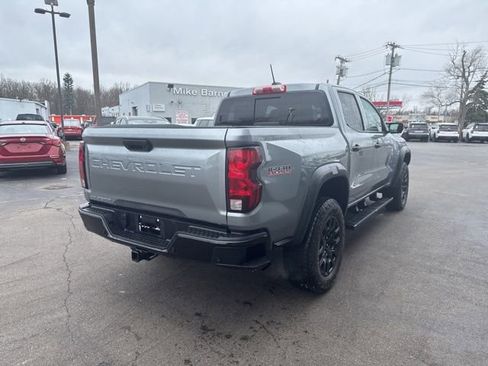 Used 2024 Chevrolet Colorado Trail Boss w/ Technology Package image 2