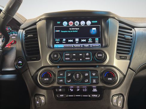 Used 2017 Chevrolet Suburban LT w/ LT Signature Package AWD/4WD image 18