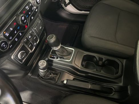 Certified 2020 Jeep Gladiator Sport image 20