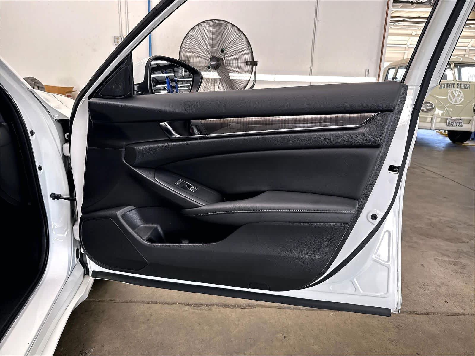 Used 2020 Honda Accord Sport image 29