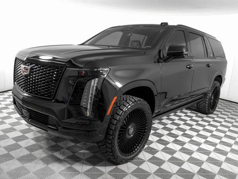 Used 2026 Cadillac Escalade ESV Sport w/ Touring Package image 9