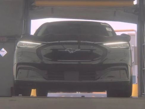Used 2022 Ford Mustang Mach-E Select RWD image 10