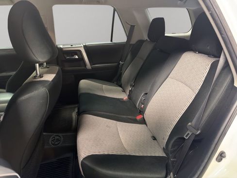 Used 2018 Toyota 4Runner SR5 AWD/4WD image 15