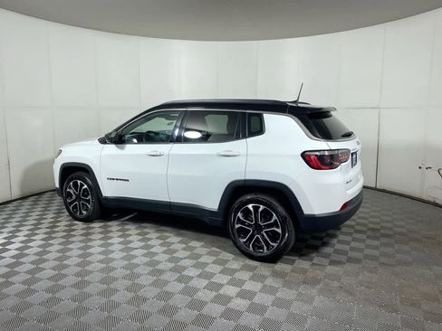 Used 2024 Jeep Compass Limited image 12