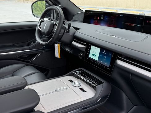 New 2026 Lincoln Navigator L Reserve AWD/4WD image 9