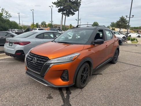 Used 2021 Nissan Kicks SR w/ Interior Electronics Package FWD image 1