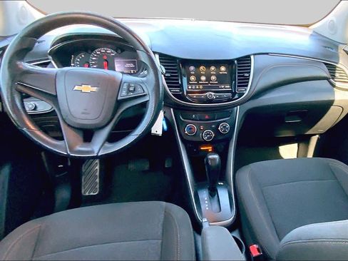 Used 2018 Chevrolet Trax LS FWD image 16