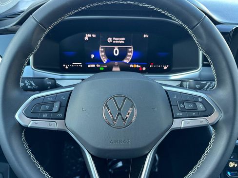 New 2026 Volkswagen Taos SE image 22