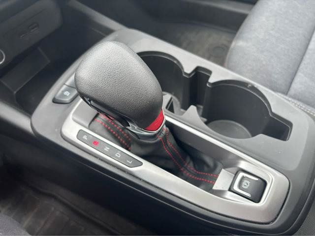 Used 2025 Chevrolet Trax RS w/ Sunroof Package FWD image 23