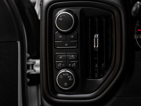 Used 2024 Chevrolet Silverado 2500 Custom w/ Custom Value Package image 22