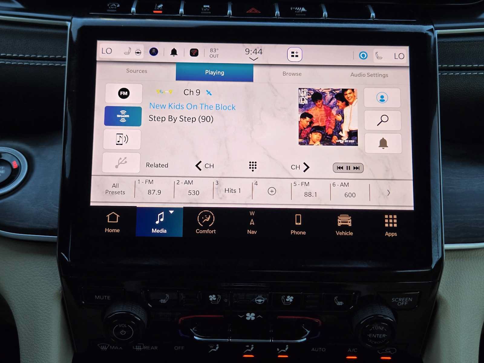 Used 2025 Jeep Grand Cherokee Limited w/ Luxury Tech Group II AWD/4WD image 18