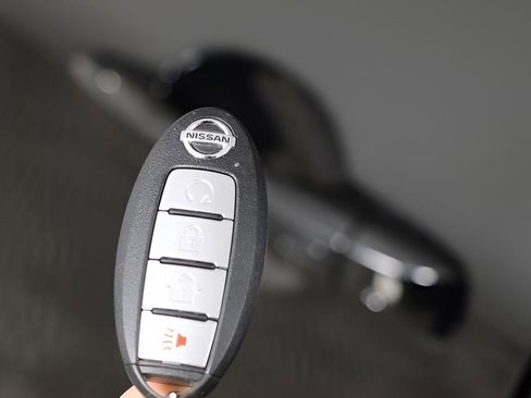 Used 2021 Nissan Rogue SV image 39