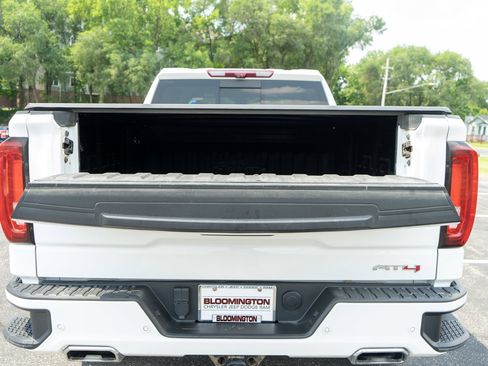 Used 2023 GMC Sierra 1500 AT4 w/ Technology Package AWD/4WD image 9