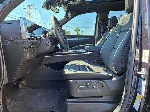 New 2026 Cadillac Escalade Luxury image 13