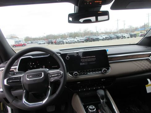 New 2026 GMC Canyon Denali image 16