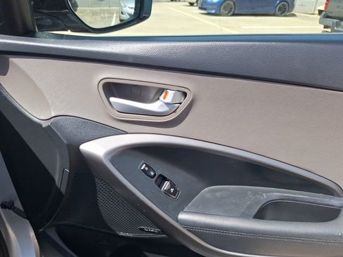 Used 2017 Hyundai Santa Fe FWD image 36
