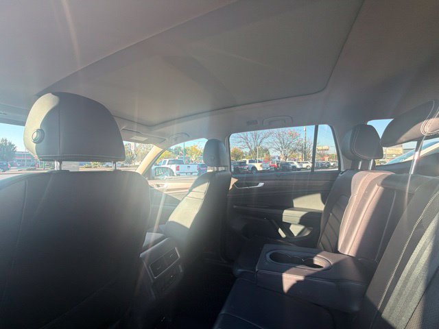 Used 2024 Volkswagen Atlas SEL AWD/4WD image 19