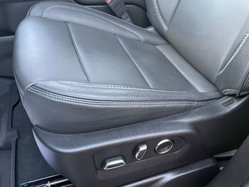 Used 2024 GMC Yukon XL Denali w/ Advanced Technology Package image 38