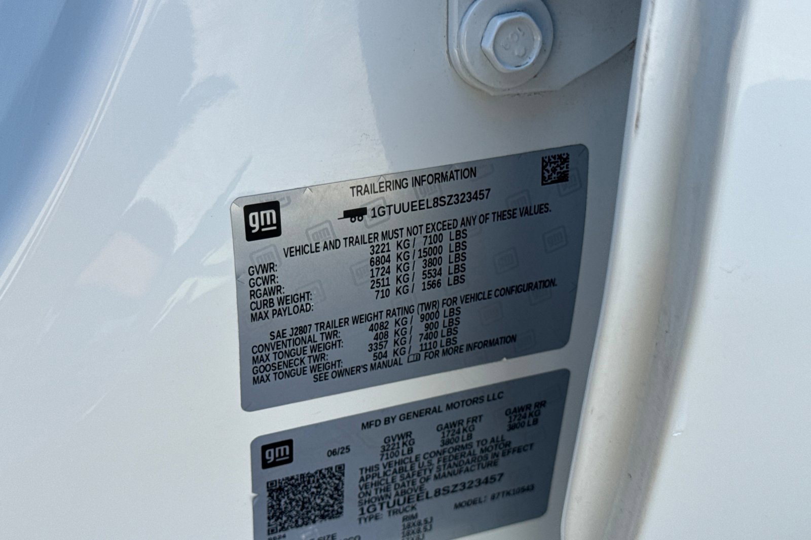 Certified 2025 GMC Sierra 1500 AT4 AWD/4WD image 28