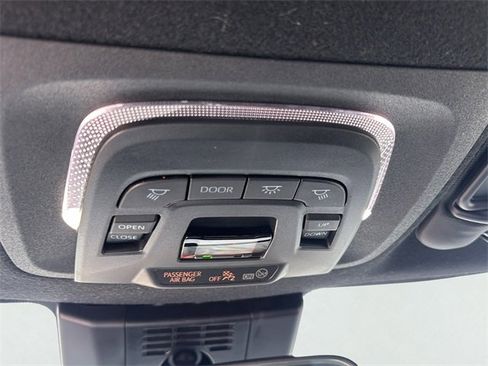 Used 2024 Toyota Corolla SE w/ SE Premium Package image 30