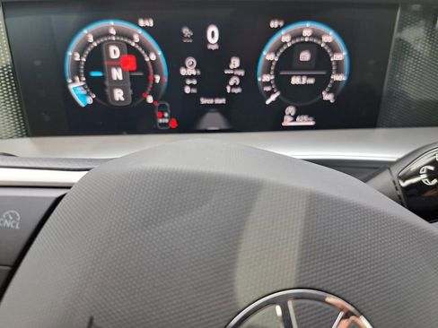 New 2026 Volkswagen Tiguan SE image 12