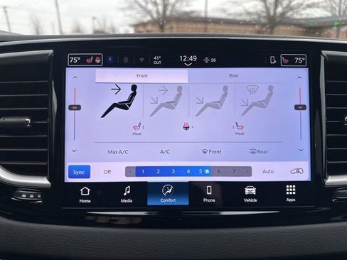 New 2026 Chrysler Voyager LX image 34