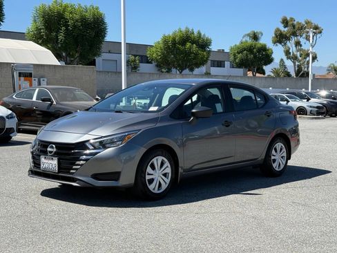 Used 2025 Nissan Versa S w/ Trunk Package FWD image 4