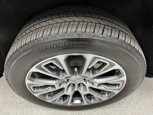 Used 2026 GMC Yukon XL Denali w/ Sun & Power Step Package AWD/4WD image 18