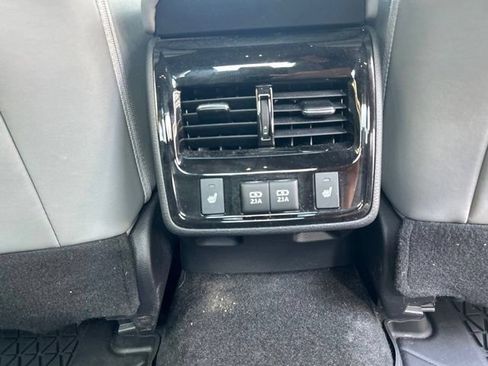 Used 2019 Toyota Avalon Limited w/ Advanced Safety Package FWD image 30