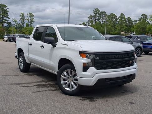 New 2025 Chevrolet Silverado 1500 Custom image 3